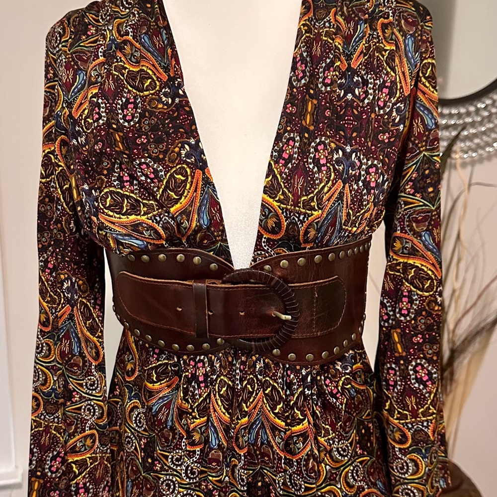 Sky Elegant Paisley Print blouse with leather Belt size small NWT